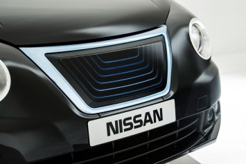 Nissan e-NV200 Taxi for London - Front grille detail