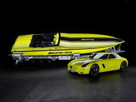 Mercedes-AMG / Cigarette Racing Powerboat Concept
