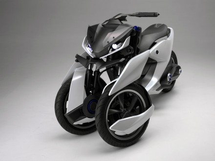 Yamaha presents 03GEN three-wheel scooter concepts